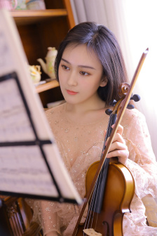 哥，幫我揍她